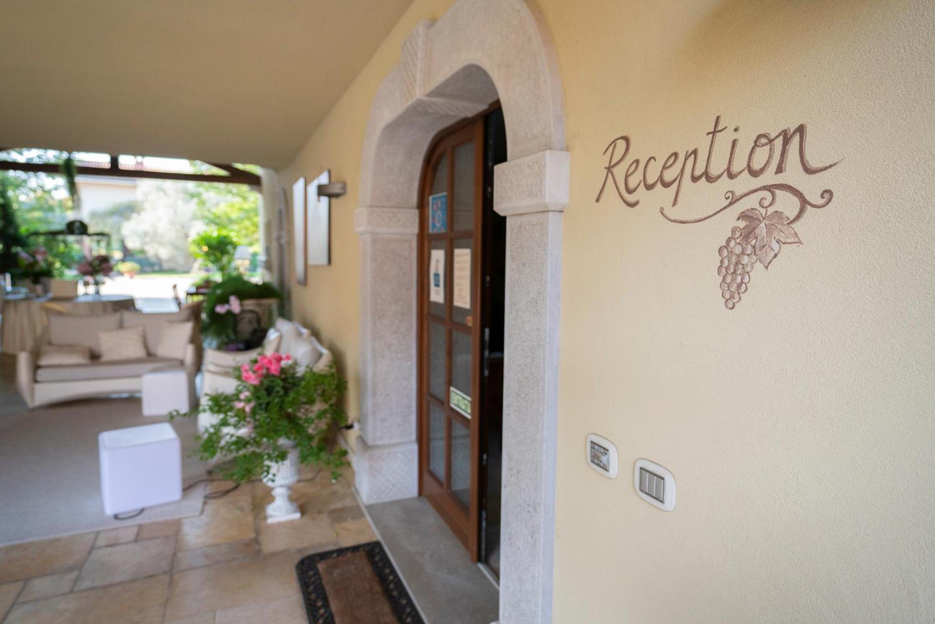 Wine Resort Luisa Mariano del Friuli エクステリア 写真